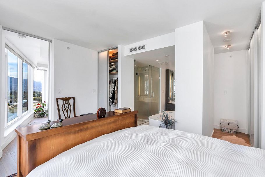 1601 1499 W Pender Street Vancouver, BC - 23