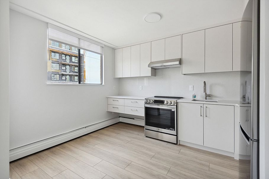 306 145 St. Georges Avenue North Vancouver, BC - 11