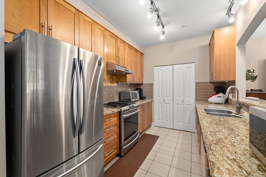 210 4885 Valley Drive Vancouver, BC - 5