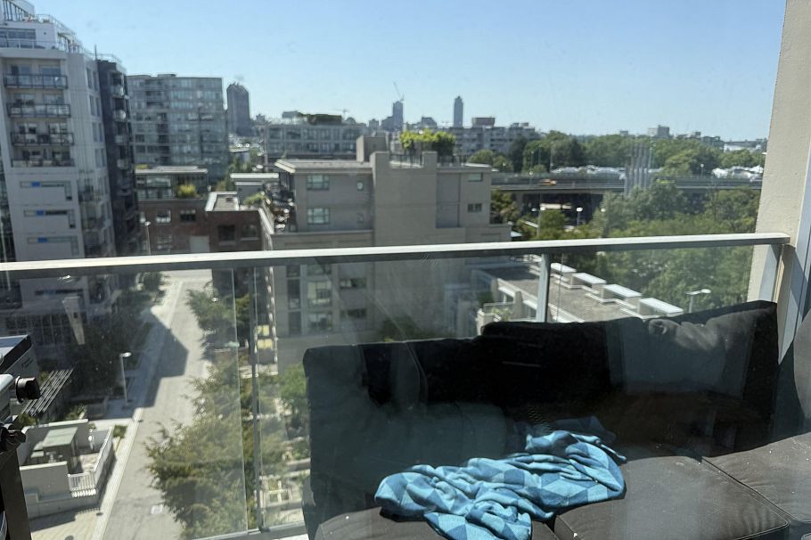 907 1833 Crowe Street Vancouver, BC - 1