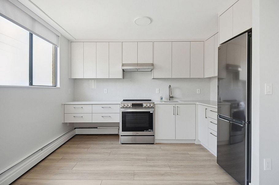 306 145 St. Georges Avenue North Vancouver, BC - 10