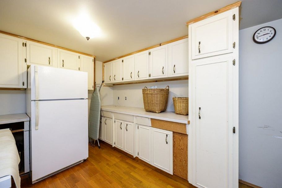 697 Plymouth Drive North Vancouver, BC - 25