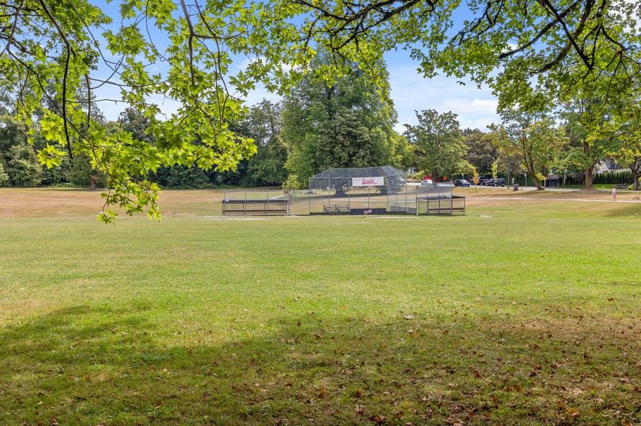 210 4885 Valley Drive Vancouver, BC - 31