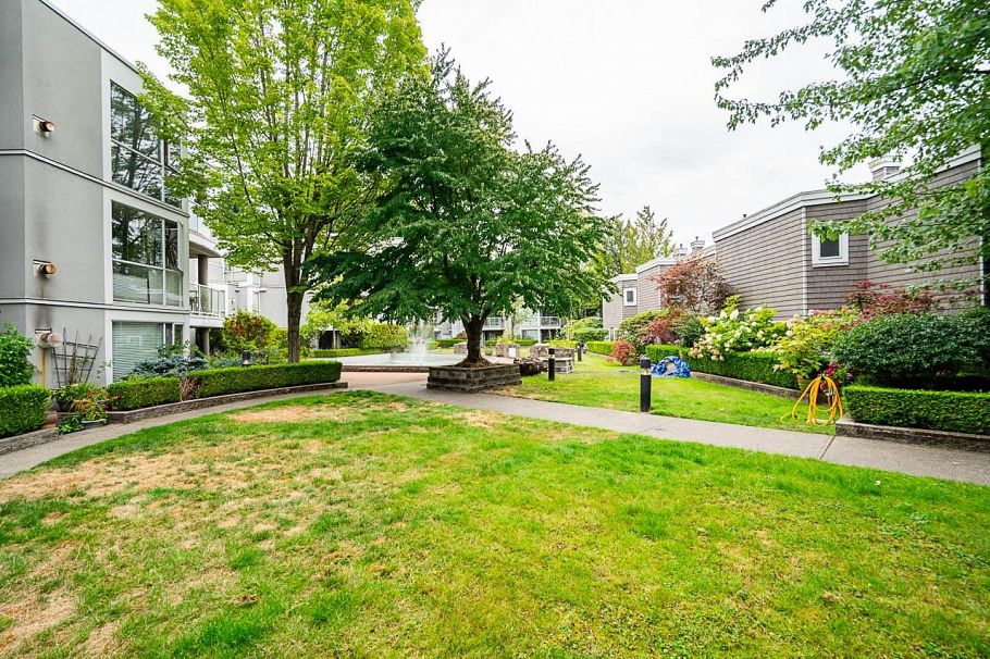 107 8430 Jellicoe Street Vancouver, BC - 30