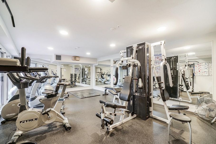 107 8430 Jellicoe Street Vancouver, BC - 23