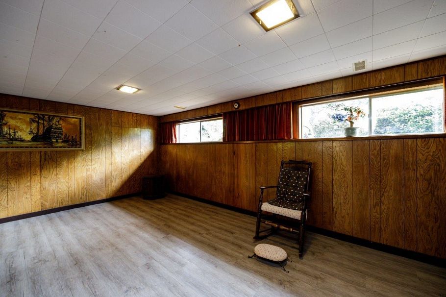 697 Plymouth Drive North Vancouver, BC - 23