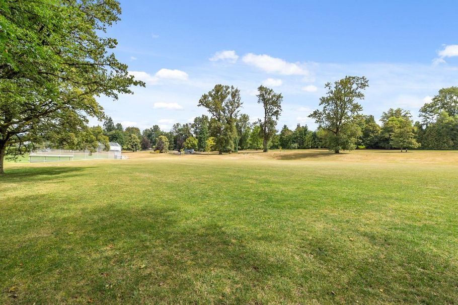 210 4885 Valley Drive Vancouver, BC - 32