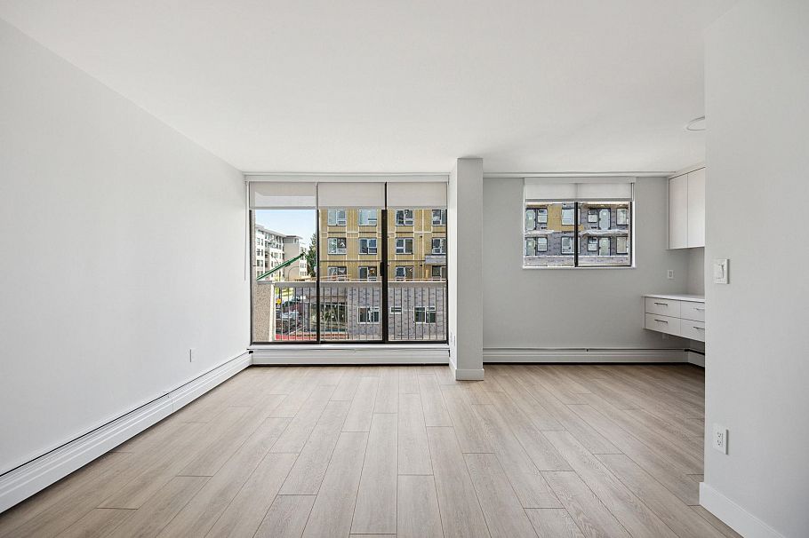 306 145 St. Georges Avenue North Vancouver, BC - 3