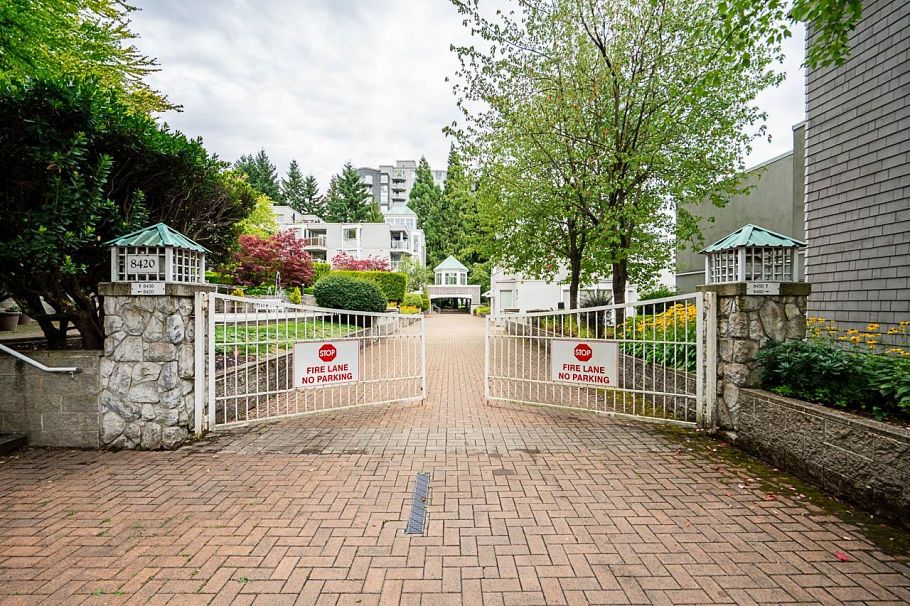 107 8430 Jellicoe Street Vancouver, BC - 32