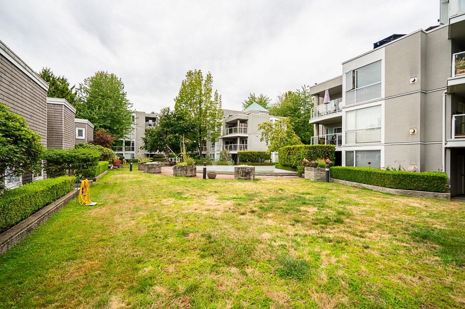107 8430 Jellicoe Street Vancouver, BC - 29