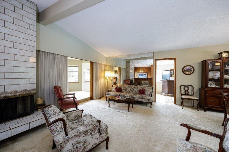 697 Plymouth Drive North Vancouver, BC - 3