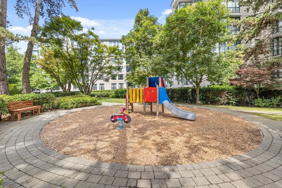 210 4885 Valley Drive Vancouver, BC - 28