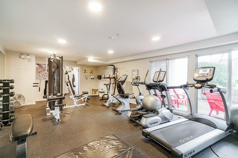 107 8430 Jellicoe Street Vancouver, BC - 24