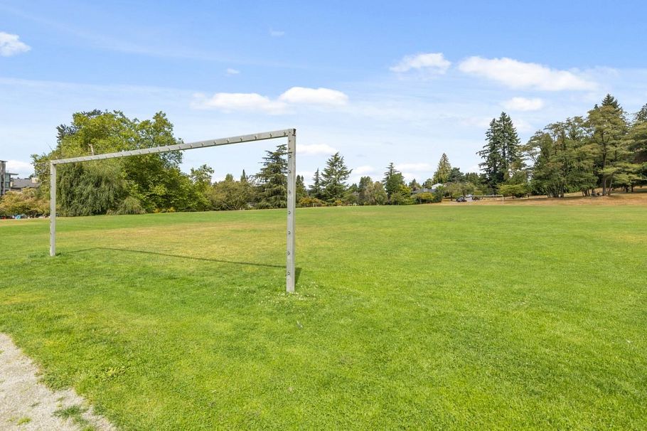 210 4885 Valley Drive Vancouver, BC - 35