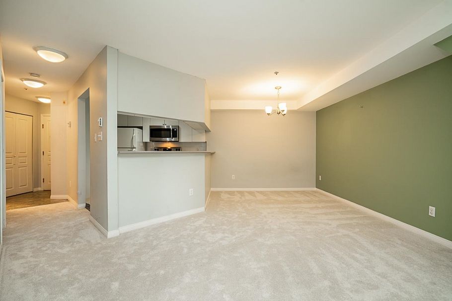 107 8430 Jellicoe Street Vancouver, BC - 7