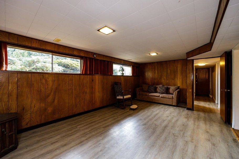 697 Plymouth Drive North Vancouver, BC - 22