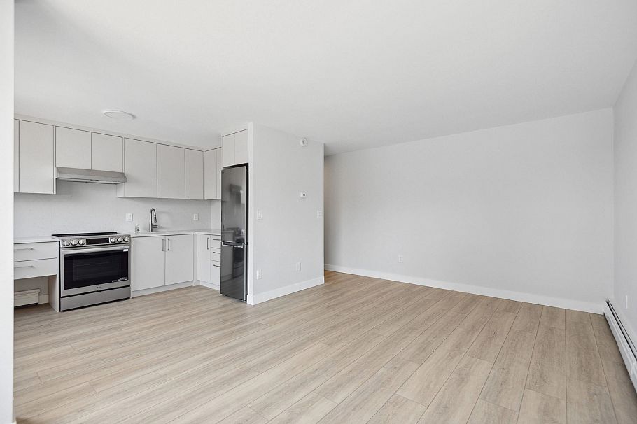 306 145 St. Georges Avenue North Vancouver, BC - 9