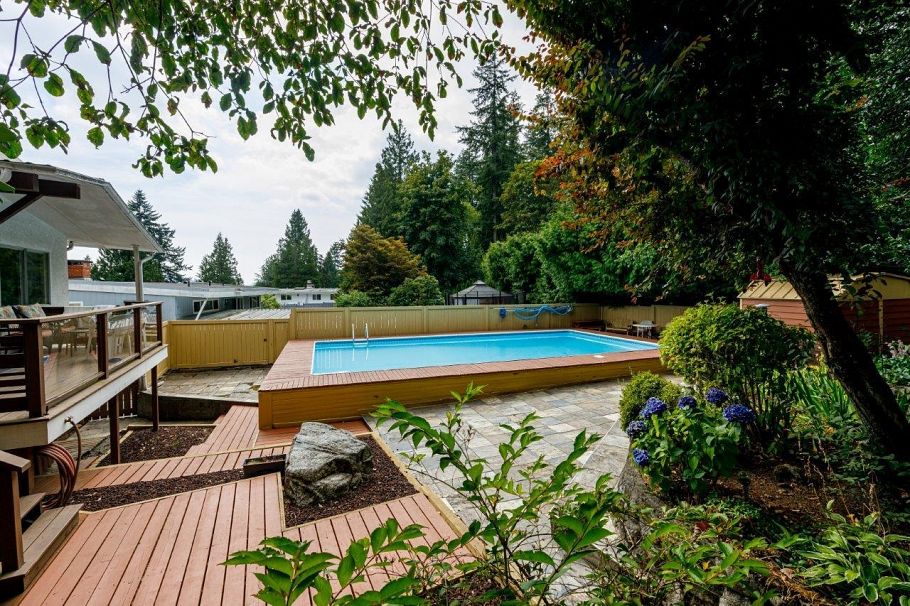 697 Plymouth Drive North Vancouver, BC - 38