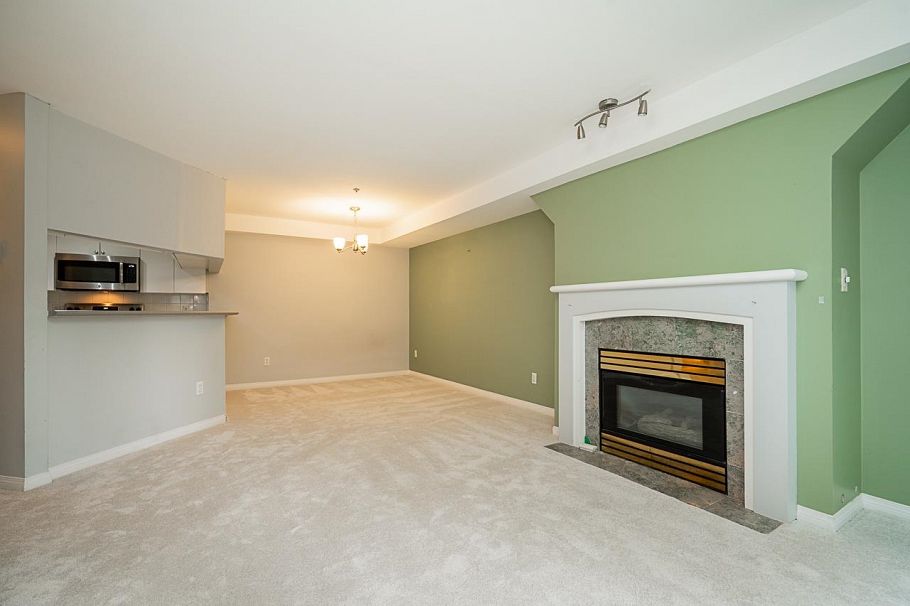 107 8430 Jellicoe Street Vancouver, BC - 4