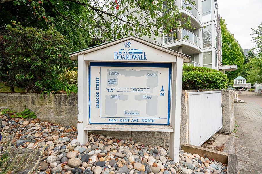 107 8430 Jellicoe Street Vancouver, BC - 31