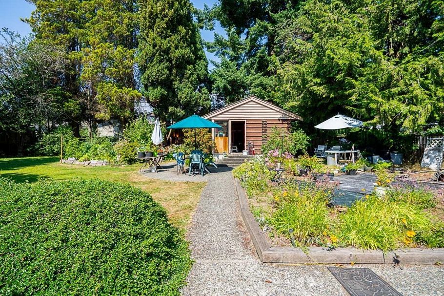 894 E 13th Street North Vancouver, BC - 8