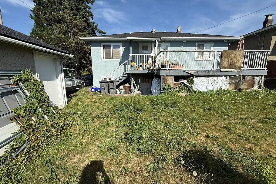 4825 Commercial Street Vancouver, BC - 2