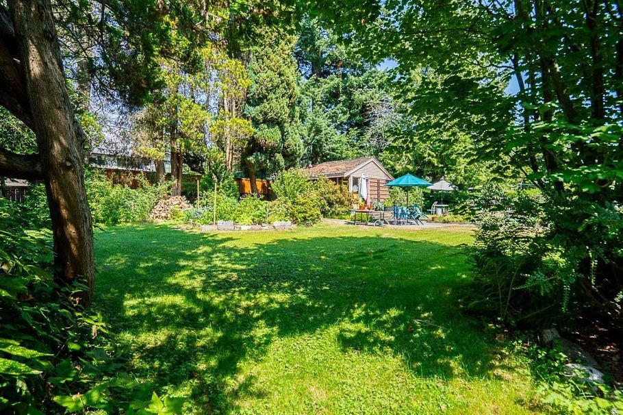 894 E 13th Street North Vancouver, BC - 5