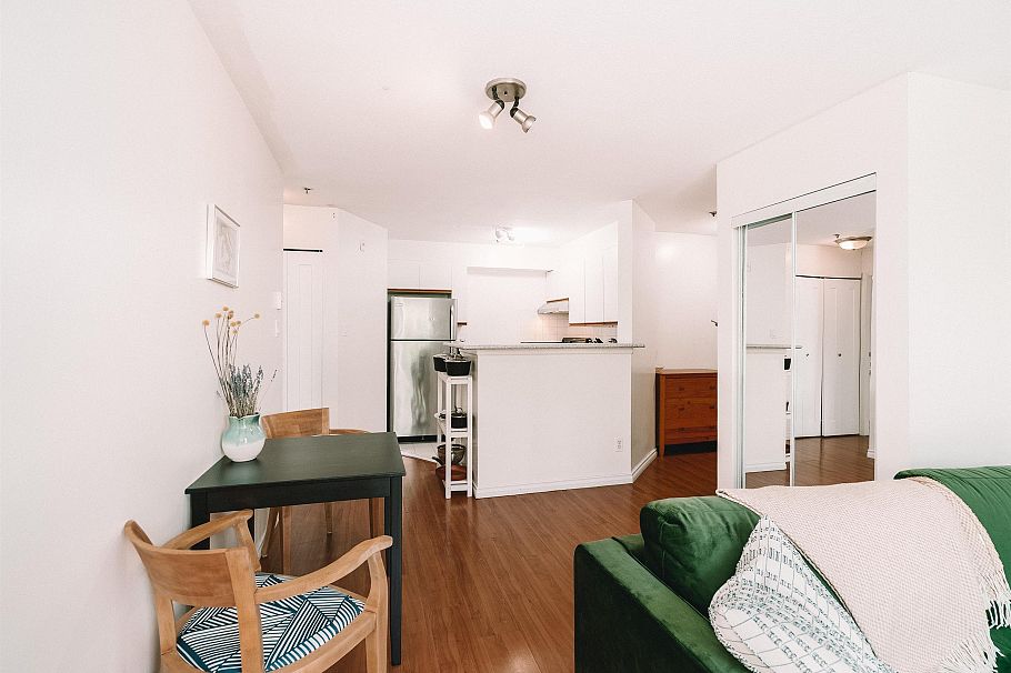 106 3168 Laurel Street Vancouver, BC - 12