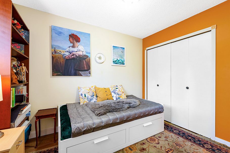 883 Nairn Court North Vancouver, BC - 23