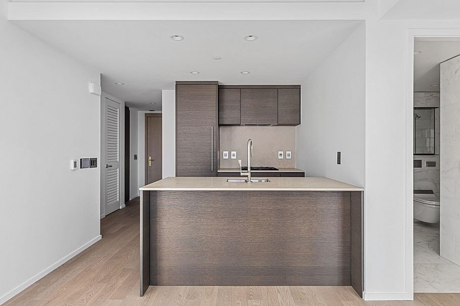 1901 1408 Robson Street Vancouver, BC - 4