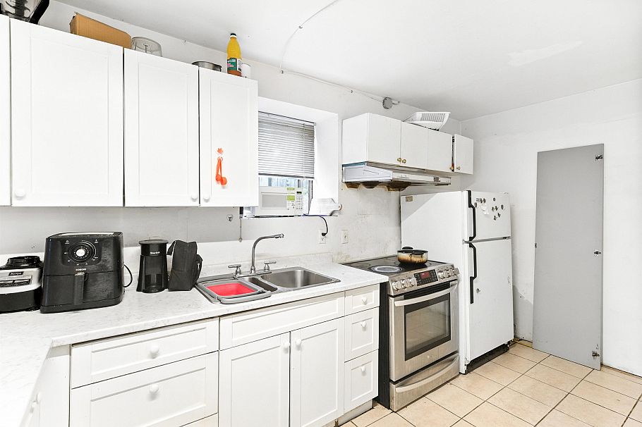 4987 Hoy Street Vancouver, BC - 24