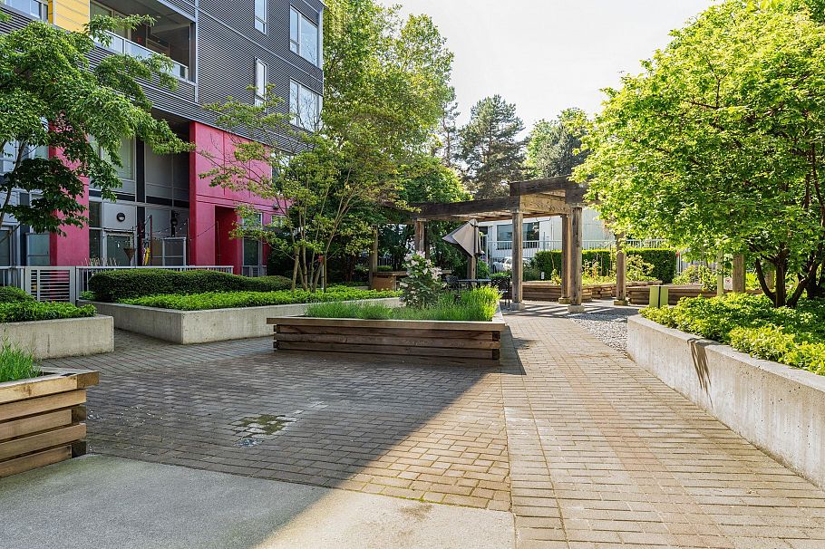 215 384 E 1st Avenue Vancouver, BC - 23