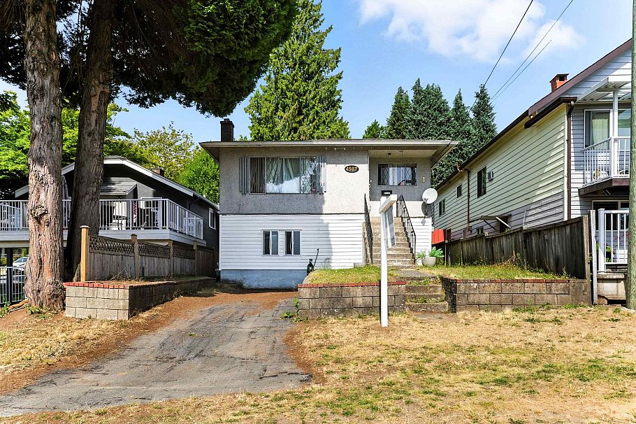 4987 Hoy Street Vancouver, BC - 2