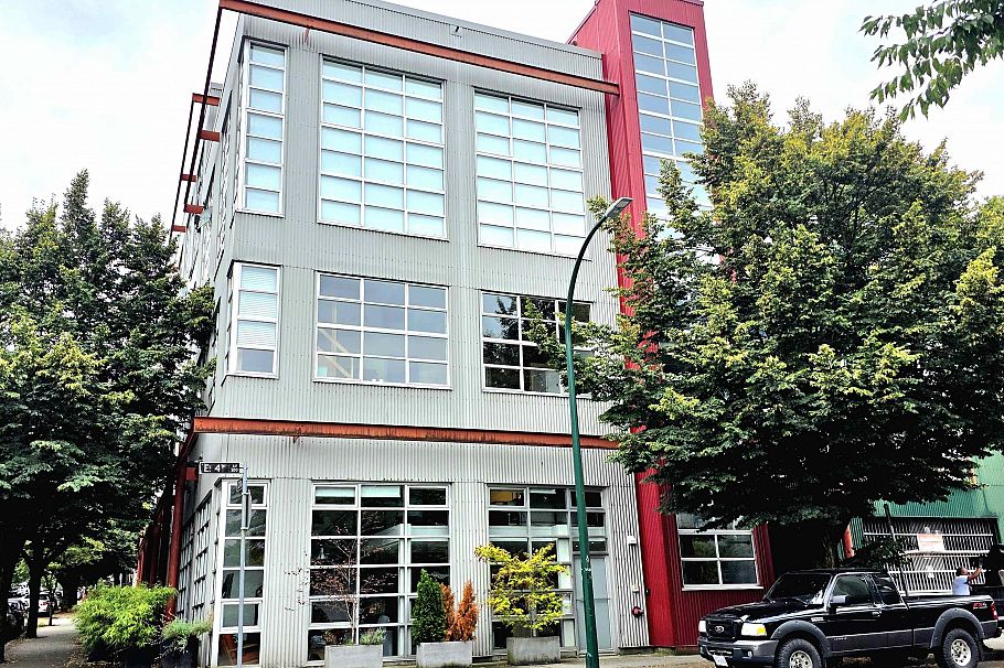 201 272 E 4th Avenue Vancouver, BC - 1