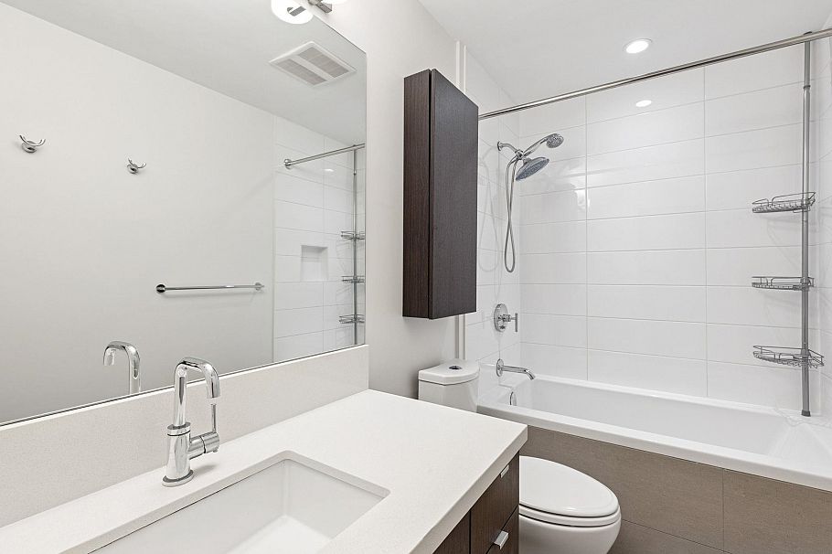 215 384 E 1st Avenue Vancouver, BC - 17