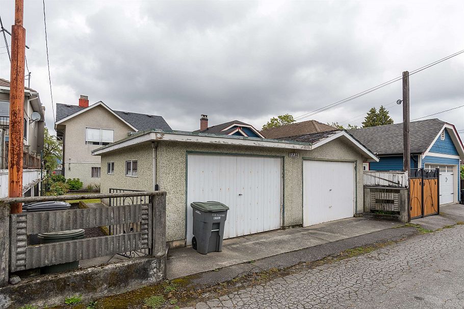 2236 Kitchener Street Vancouver, BC - 9