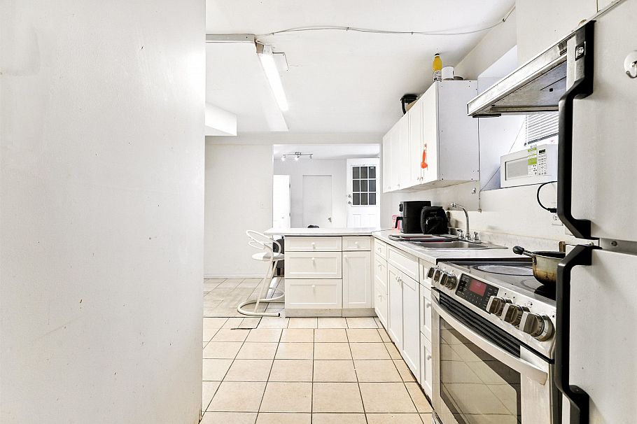 4987 Hoy Street Vancouver, BC - 26