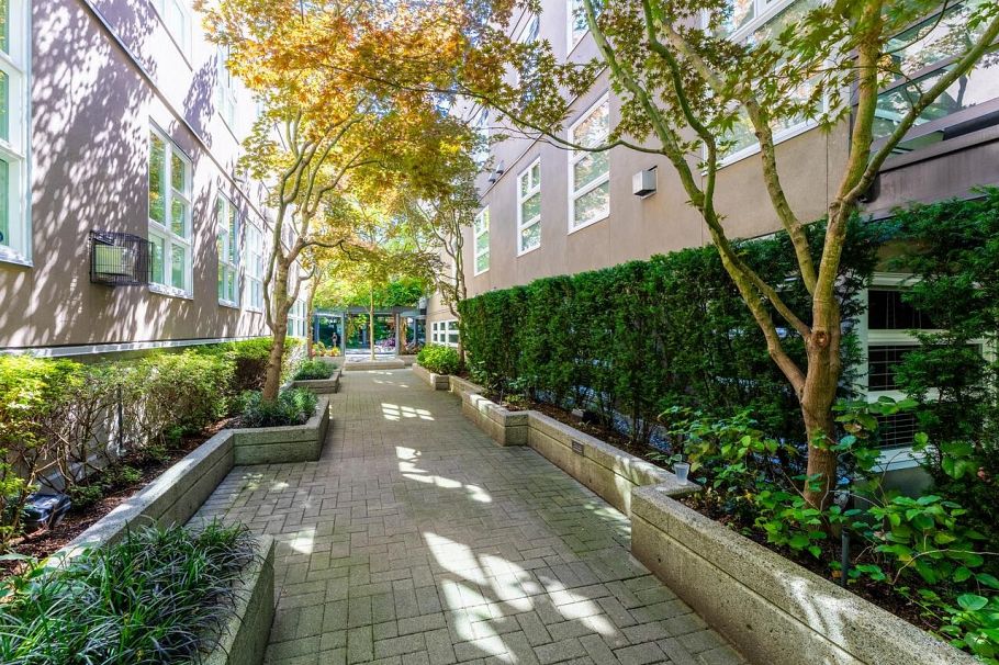 204 2181 W 12th Avenue Vancouver, BC - 24