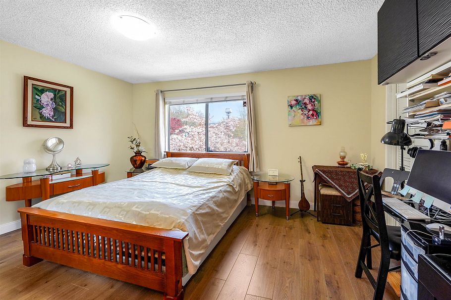 883 Nairn Court North Vancouver, BC - 19