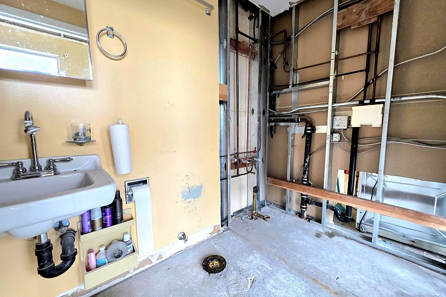 201 272 E 4th Avenue Vancouver, BC - 12