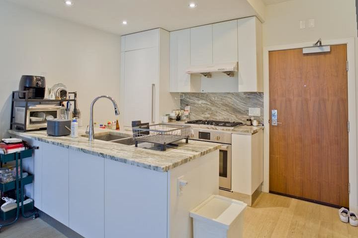 302 2033 W 10th Avenue Vancouver, BC - 3