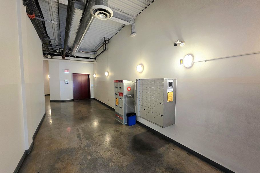 201 272 E 4th Avenue Vancouver, BC - 3