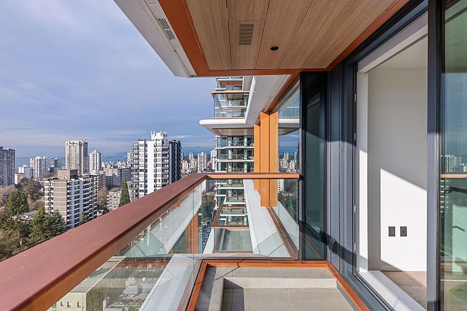 1901 1408 Robson Street Vancouver, BC - 3