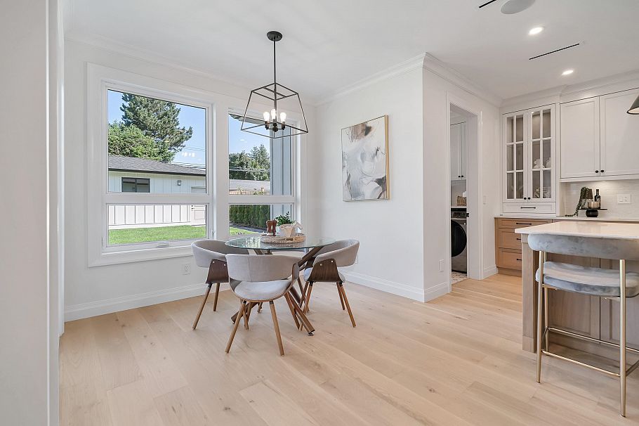 780 E 10th Street North Vancouver, BC - 16