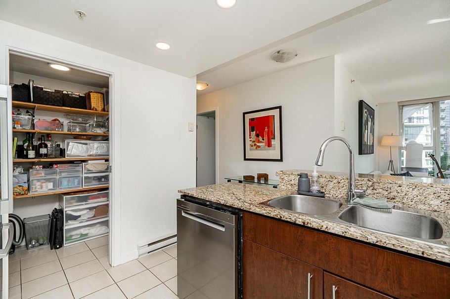 908 550 Pacific Street Vancouver, BC - 9