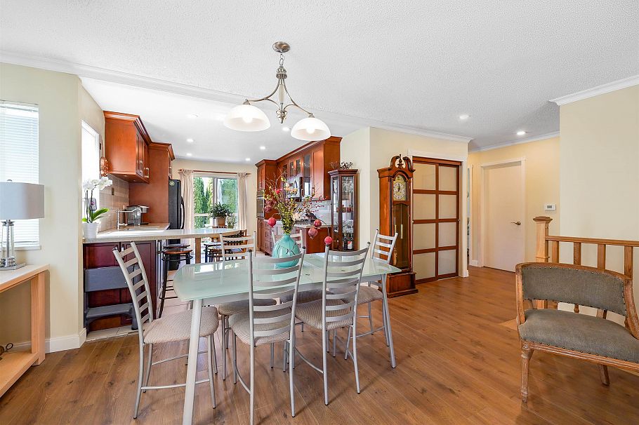 883 Nairn Court North Vancouver, BC - 11