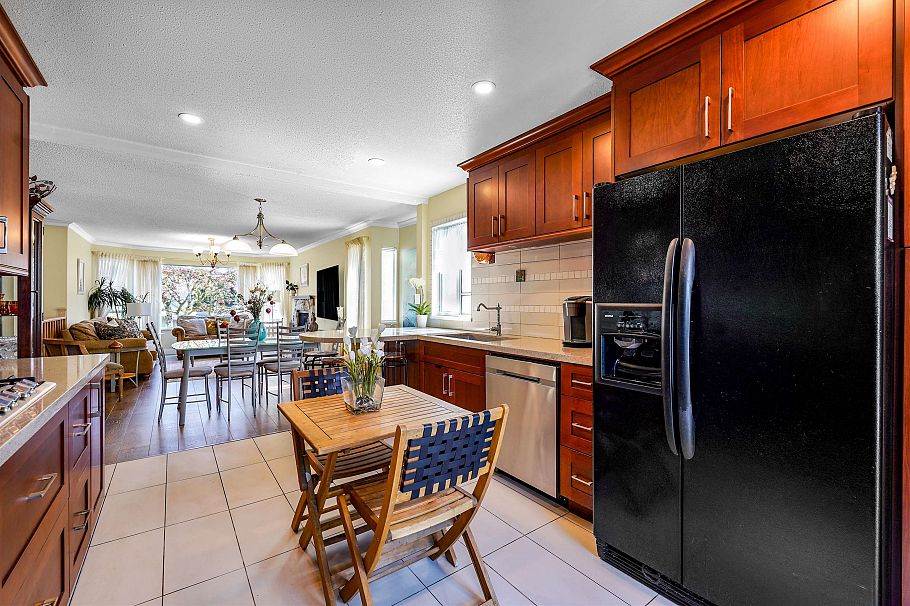 883 Nairn Court North Vancouver, BC - 14