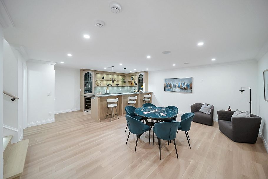 780 E 10th Street North Vancouver, BC - 27