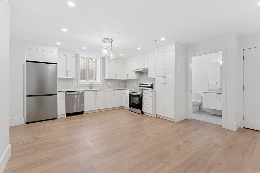 1 6649 Heather Street Vancouver, BC - 35