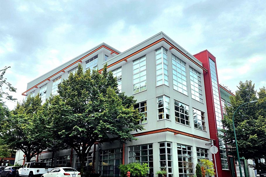 201 272 E 4th Avenue Vancouver, BC - 2